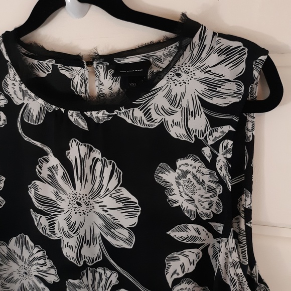 Who What Wear Black Floral Blouse - Picture 2 of 6